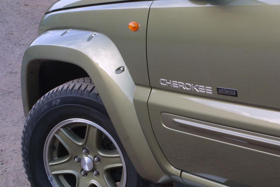  Jeep Cherokee Renegade 2002 года  (фото 24 из 33)